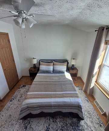 3rd image of 602 Saunders Rd SE