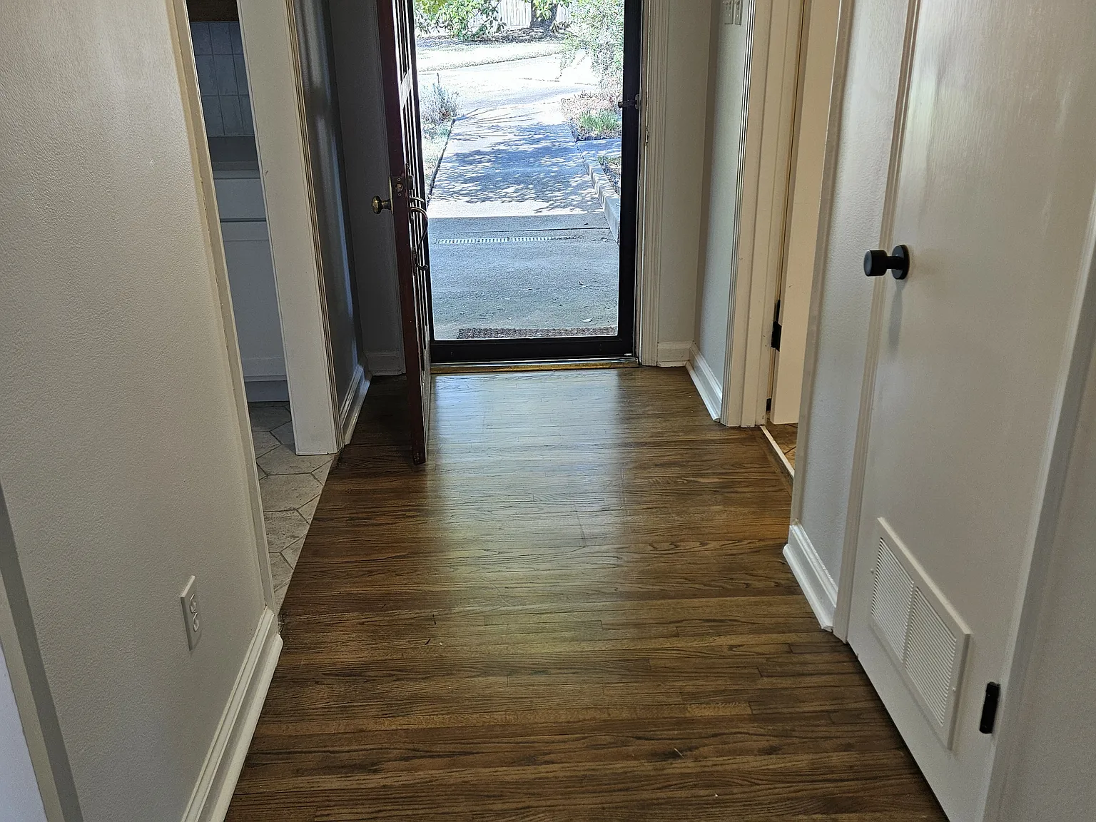 3 bed, 3297 sqft, $2,800 — Photo 3