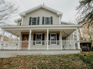 27 Kendall St, Barre, MA 01005