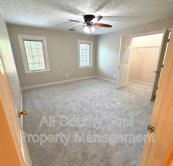 2438 Kings Arms Dr NE — Photo 26