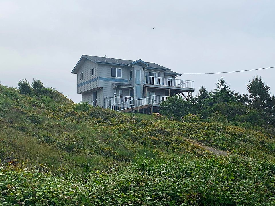 1st image of 3455 SW Fernwood Dr