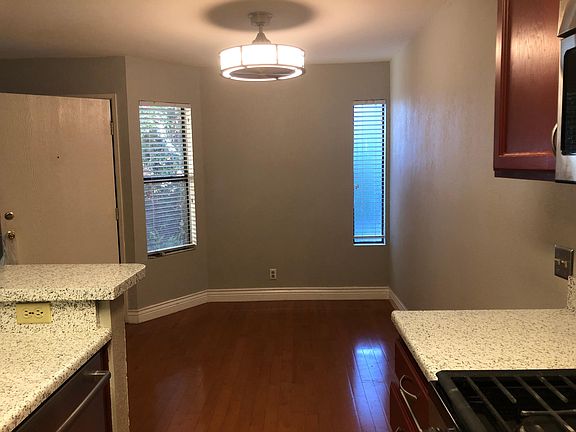 5th image of 3745 Mississippi St