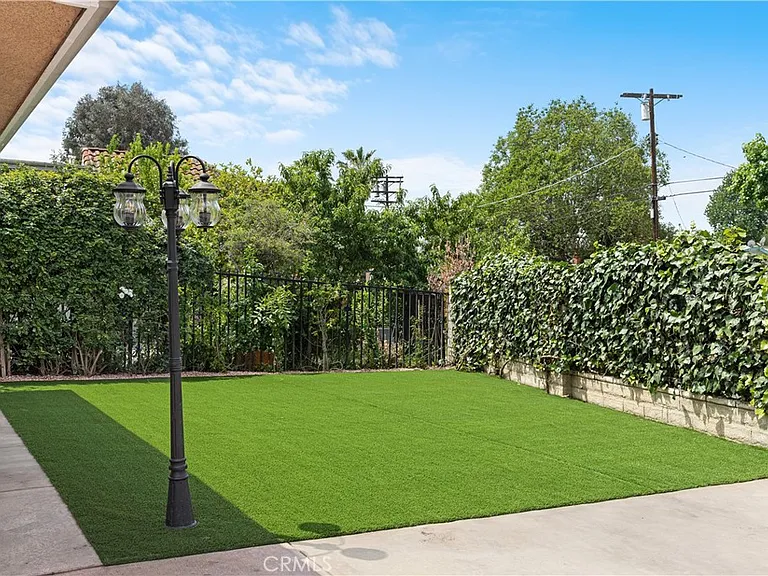 6508 Mammoth Ave — Photo 28