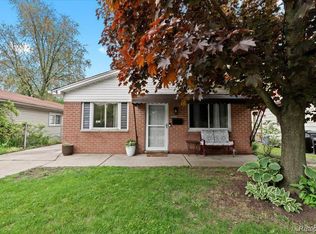 6073 Troy St, Taylor, MI 48180