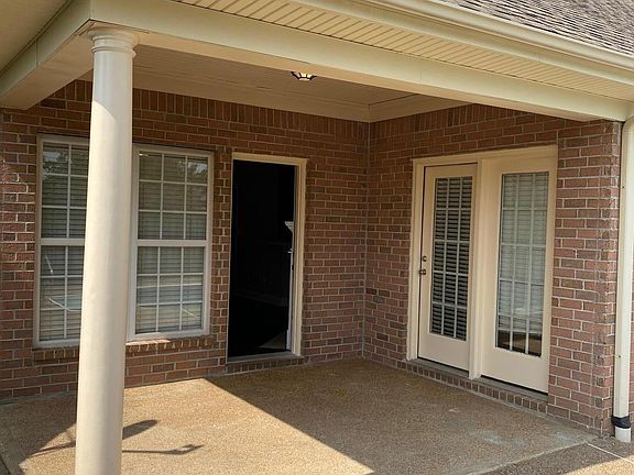 5th image of 1057 Warwick Pl