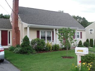 16 Riverside Dr, Lincoln, RI 02865