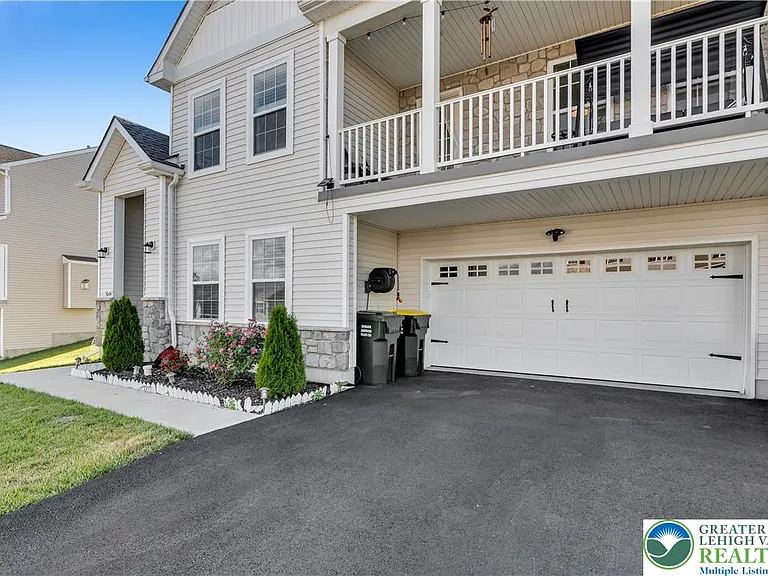 5044 Bellflower Dr — Photo 4