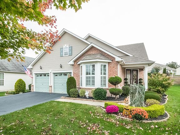 2nd image of 547 Bennington Ln