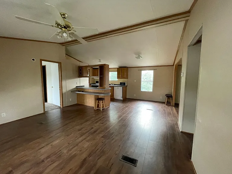 3602 Wellington Ln — Photo 5