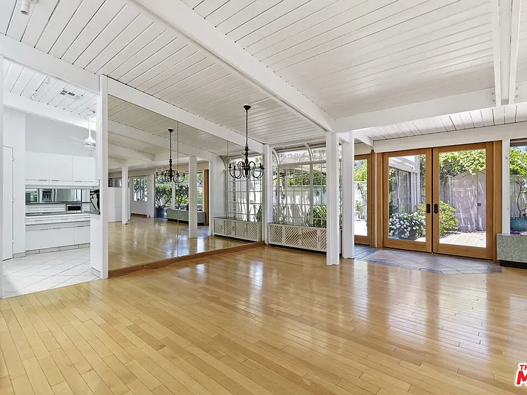 738 Hanley Ave — Photo 13