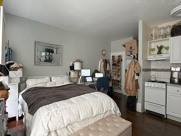3rd image of 78 Myrtle St APT 3