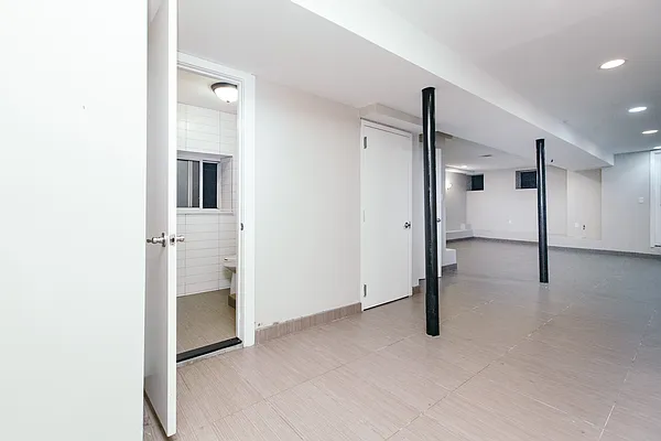 Rented by Nooklyn NYC LLC | media 16