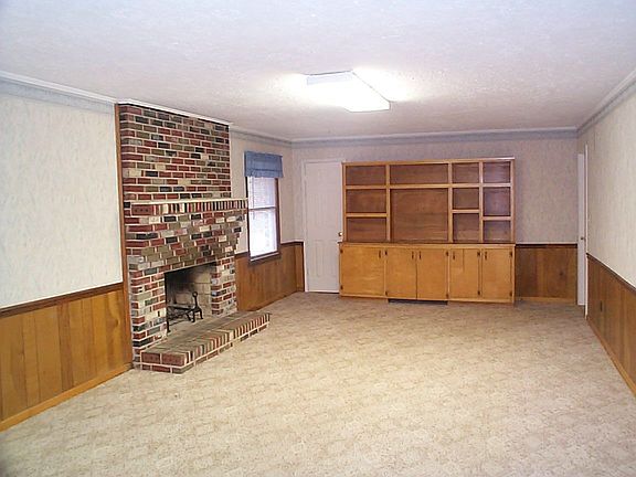 ANOTHER VIEW OF FAMILY ROOM