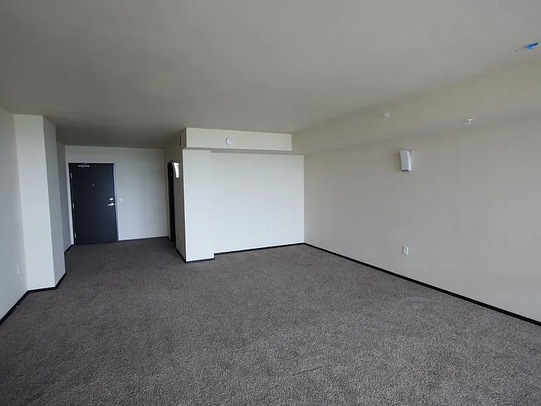 Galaxie High Rise Apartments — Photo 99