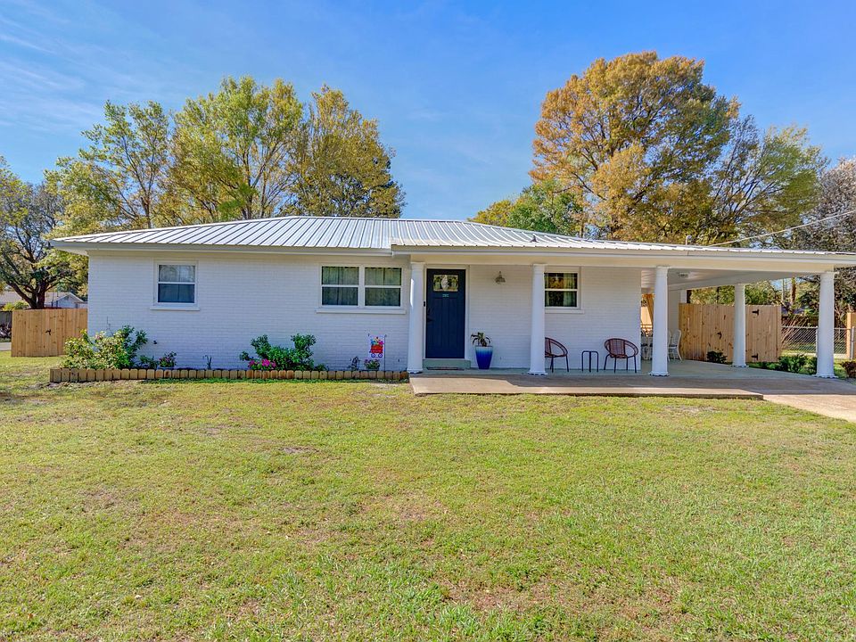 1st image of 3241 Maplewood Dr