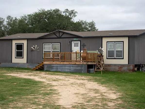 490 Hernandez Rd, Poteet, TX 78065