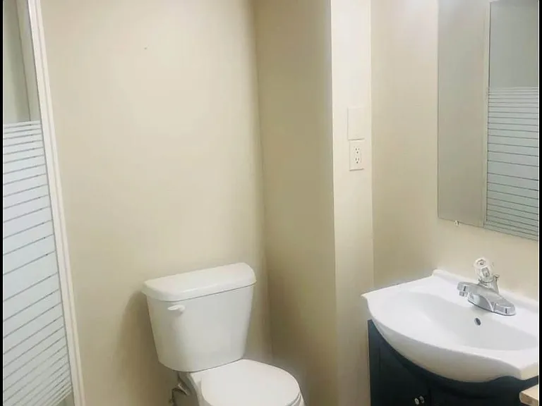 5623 Whitehorn Ave #BASEMENT — Photo 9
