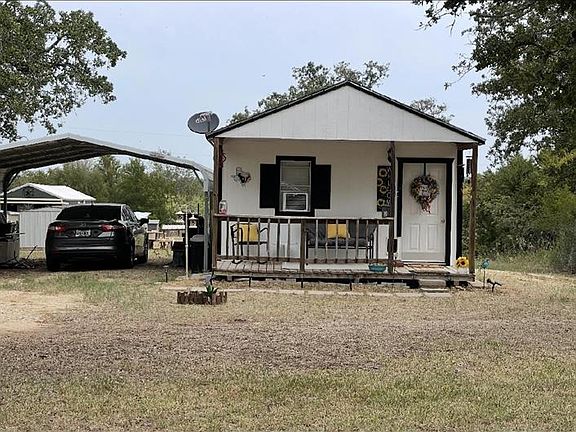 2nd image of 207 Hallas Rd