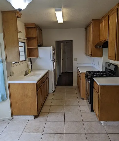 610 Union Ave — Photo 5