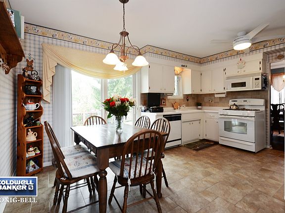 Kitchen / Breakfast Room
