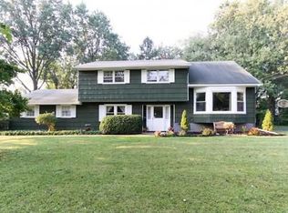 14 Glen Rd, Bound Brook, NJ 08805