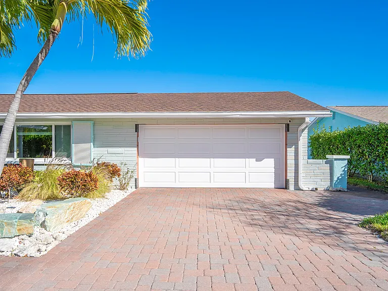 3003 W Vina Del Mar Blvd — Photo 8