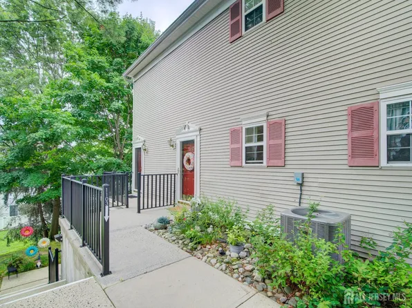 1104 Cypress Ln, East Brunswick, NJ 08816