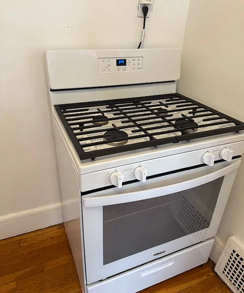 2076 Wascana Ave #2076 — Photo 4