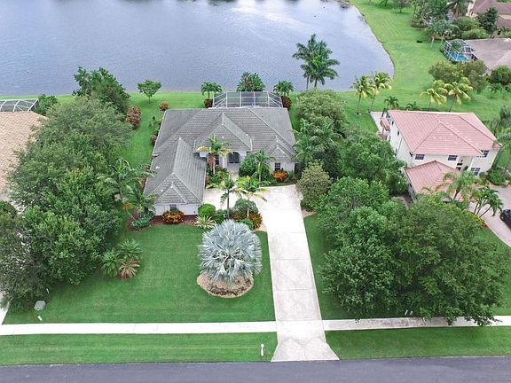 2nd image of 5547 SW Coral Tree Ln