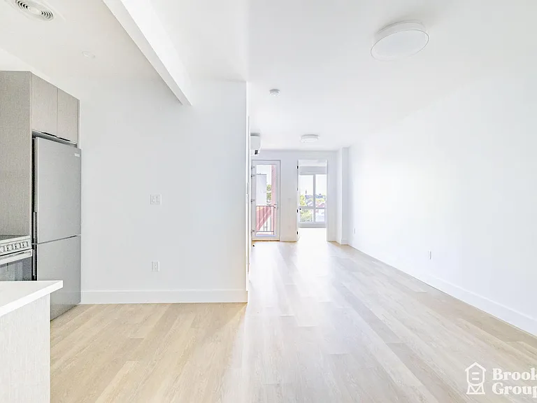 3308 Glenwood Rd #18 — Photo 4