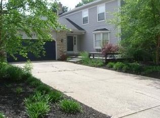 7877 Stonehurst Dr, Dublin, OH 43016