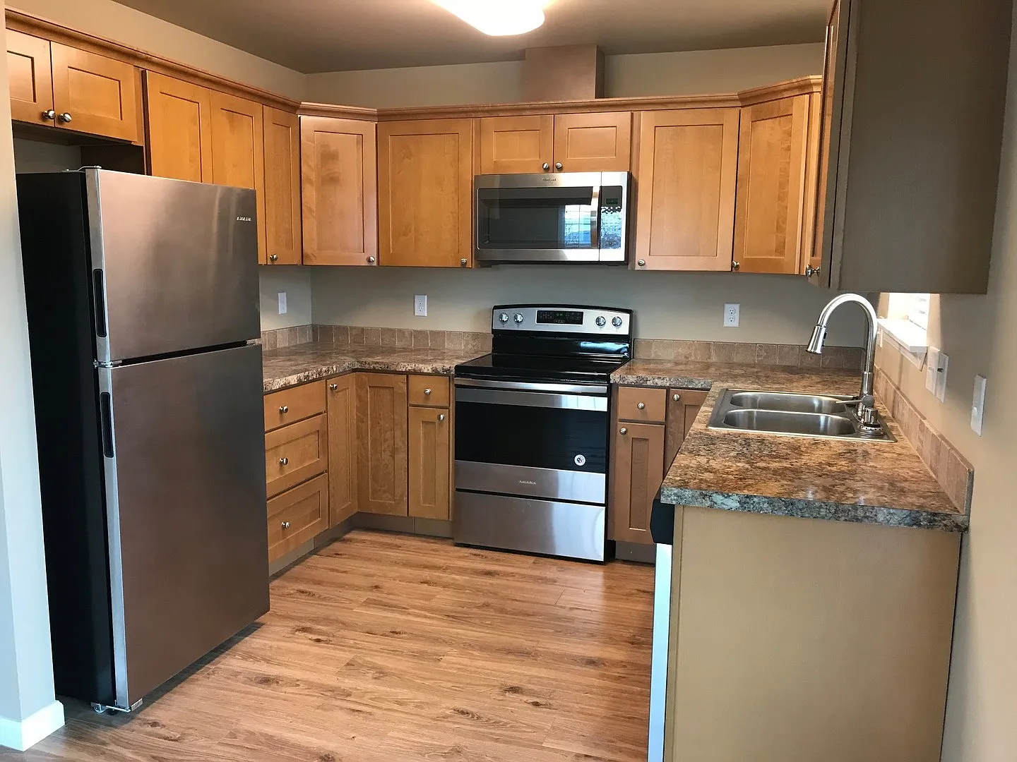 MA2409 — Photo 2