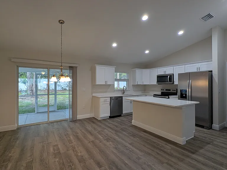 214 E Caldwell Dr — Photo 7