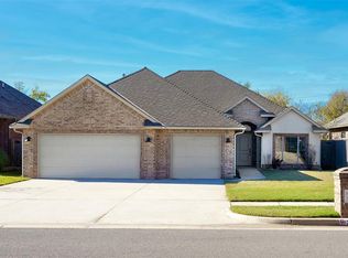 2705 Ethan Ln, Moore, OK 73160