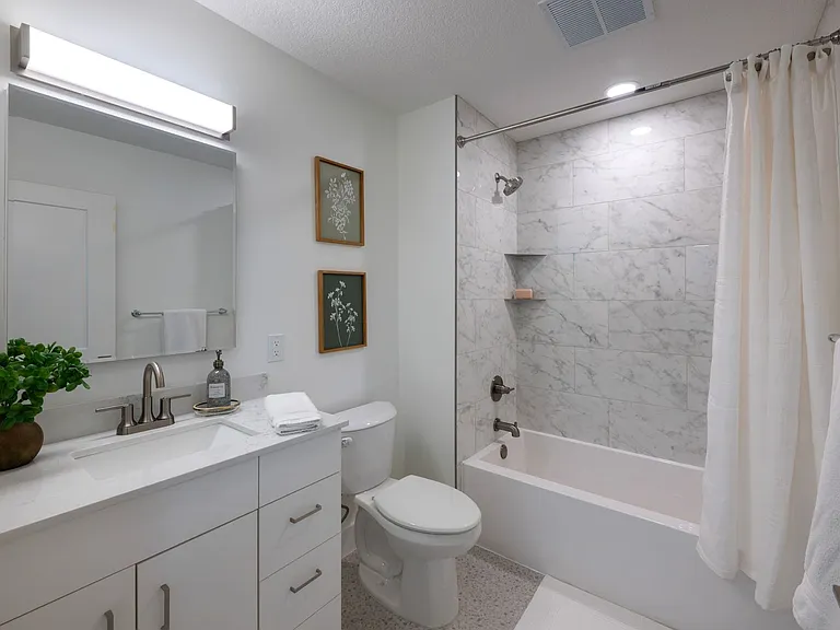 St Joseph Apartments — Photo 18