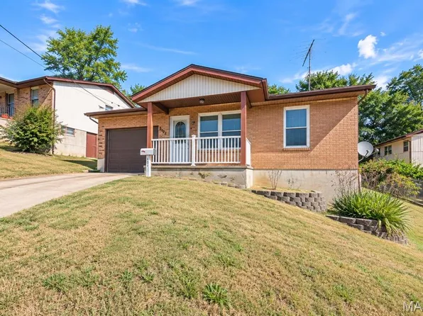 602 Stewart St, De Soto, MO 63020