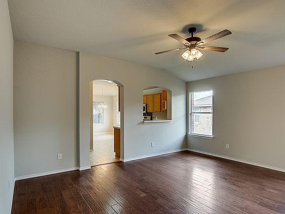 4th image of 1107 Burgess Dr