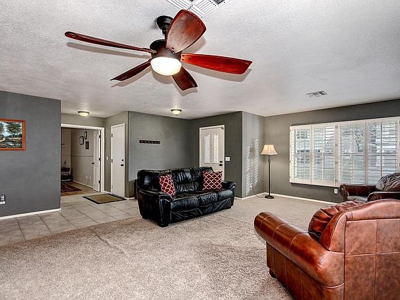 Spacious Living Ares