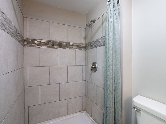 5th image of 3209 W Westport Rd