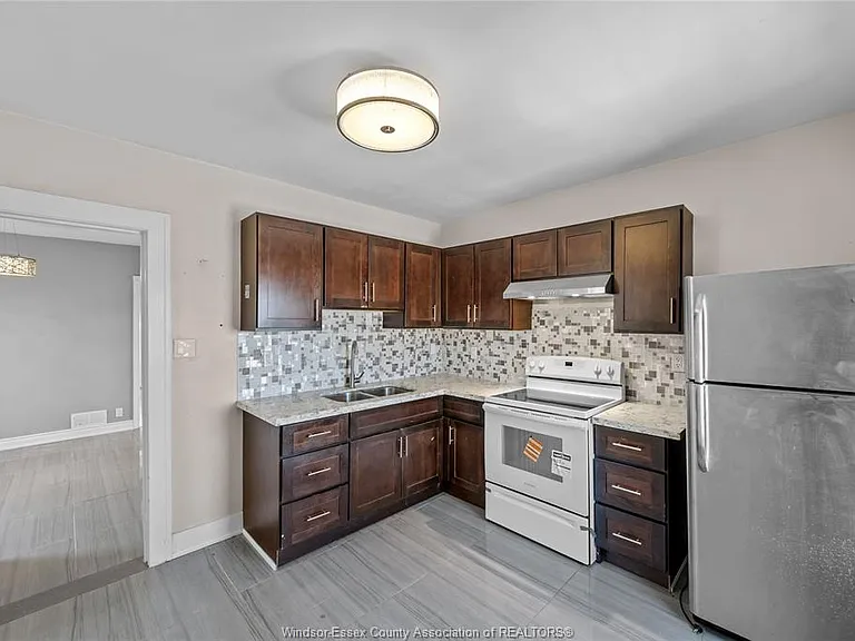 1156 Elm Ave #UPPER — Photo 4