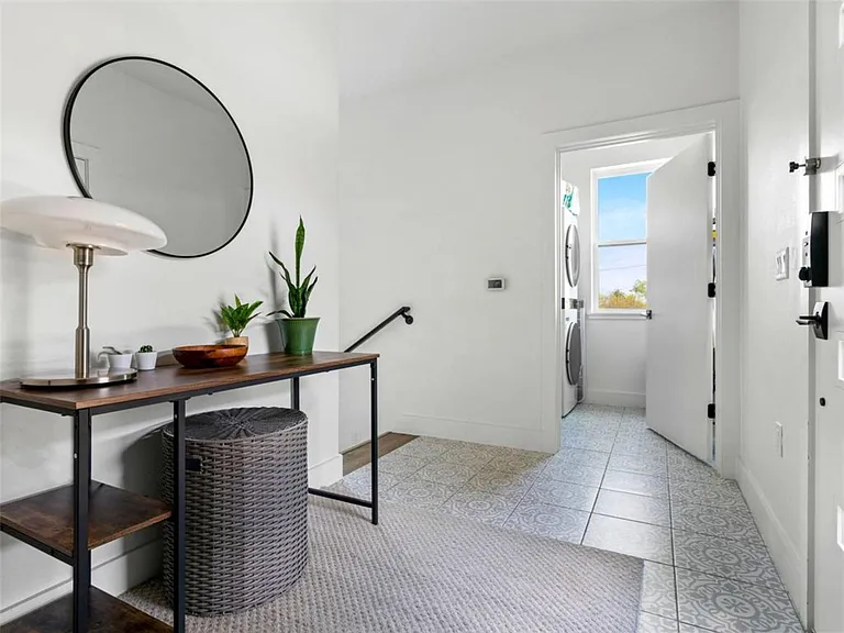 4400 Mount Vernon Dr #B — Photo 31