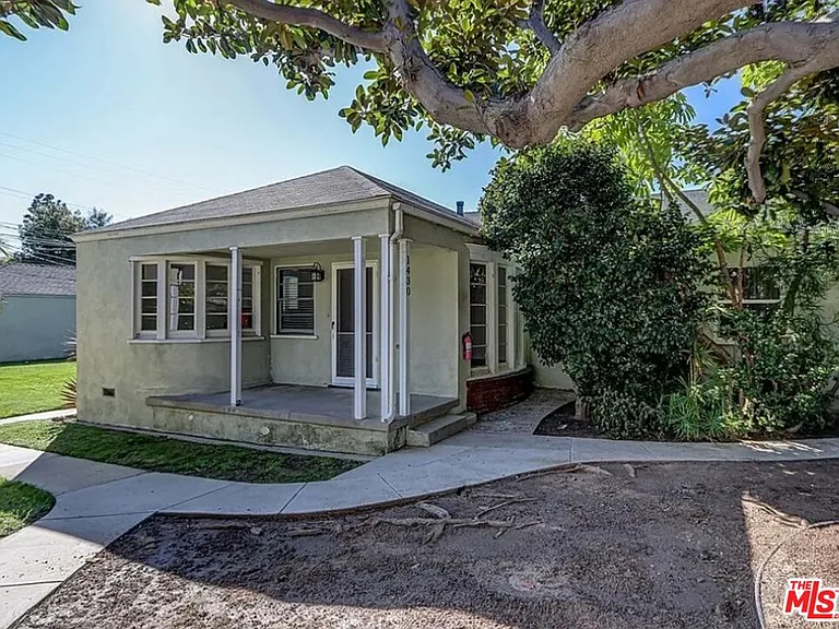 1430 Ocean Park Blvd — Photo 2
