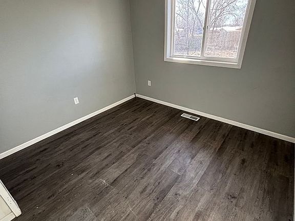 5th image of 1427 Vandenberg Cir