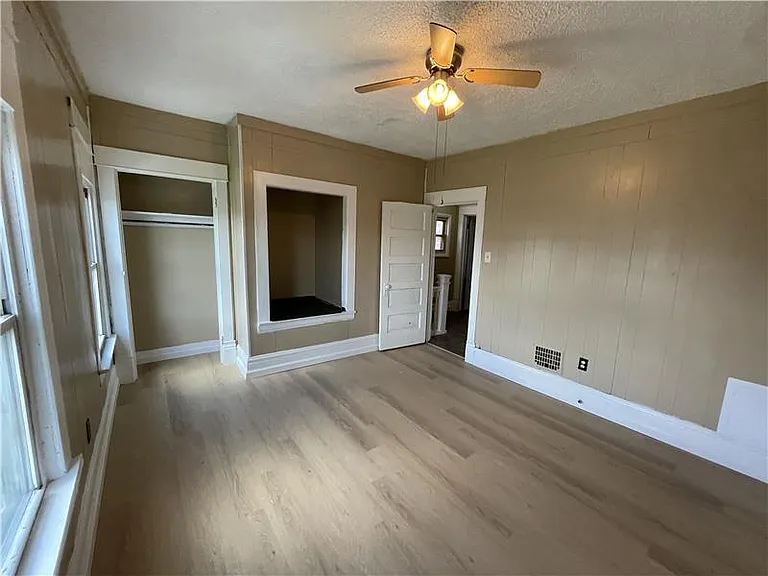 978 Neville St — Photo 11