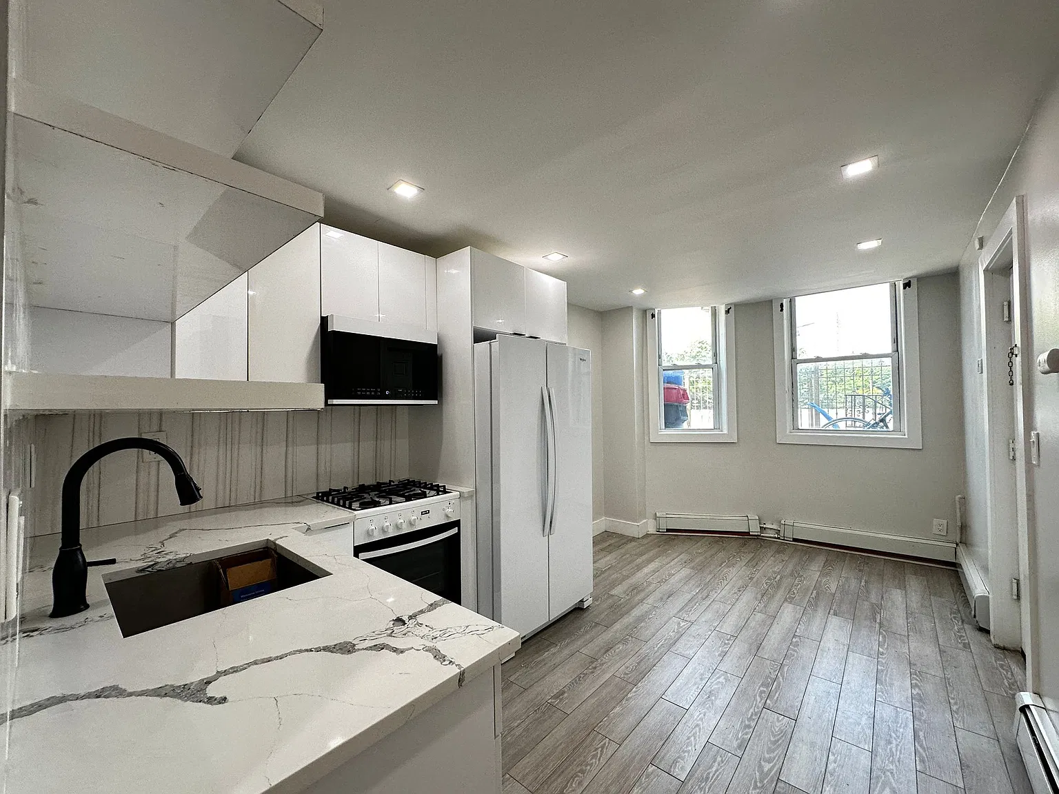 Studio, 500 sqft, $1,750 — Photo 1