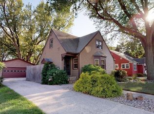 621 3rd St NE, Mason City, IA 50401