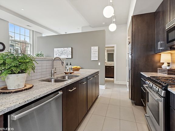 4th image of 154 School St APT 102