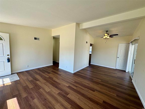 5th image of 2345 Oriole Dr