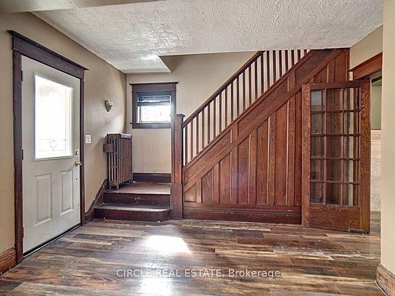4th image of 277 Niagara St