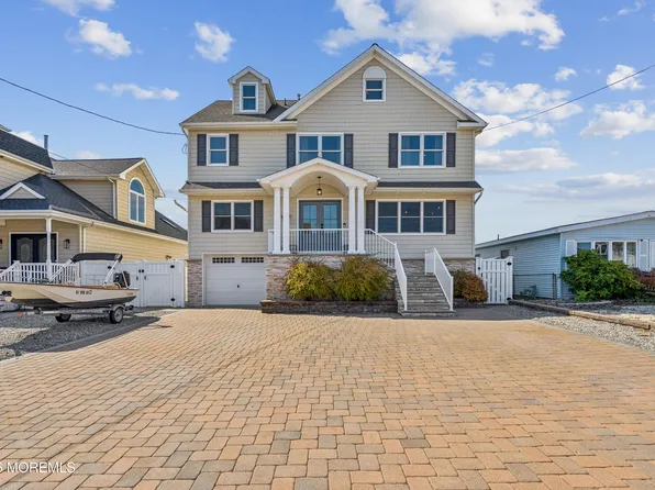 6 Lagoon Drive W, Toms River, NJ 08753